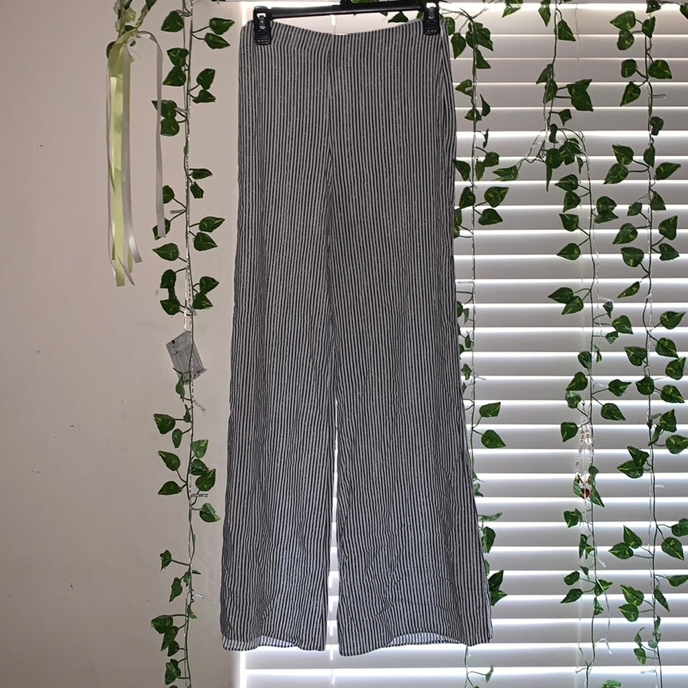 Guess black and white stripped pant